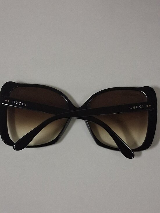 Gucci GG0471S Sunglasses in Shiny Black with Brown Gradient lenses New